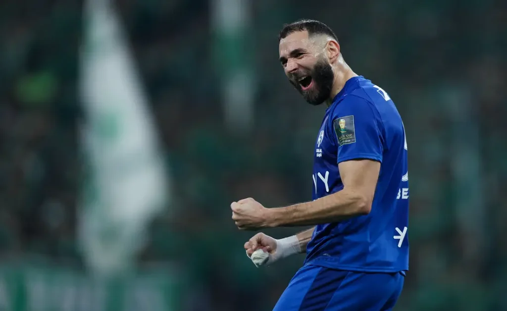 بنزيما يرد على جدل فينيسيوس ويامال بطريقة ذكية